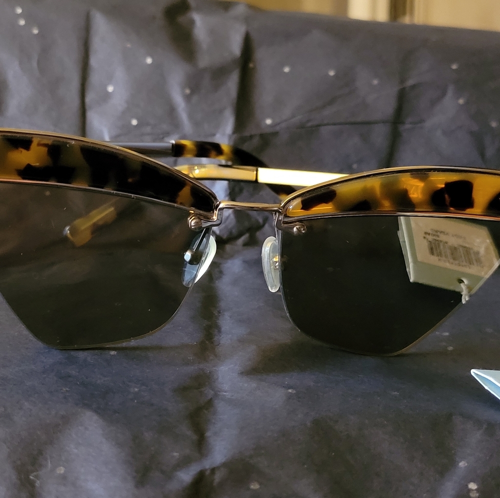 Karen Walker Sadie in Crazy Tort & Gold Mirror